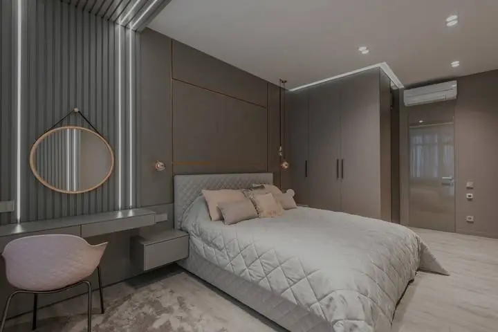 Suite d'hôtel avec baie vitrée sur la ville